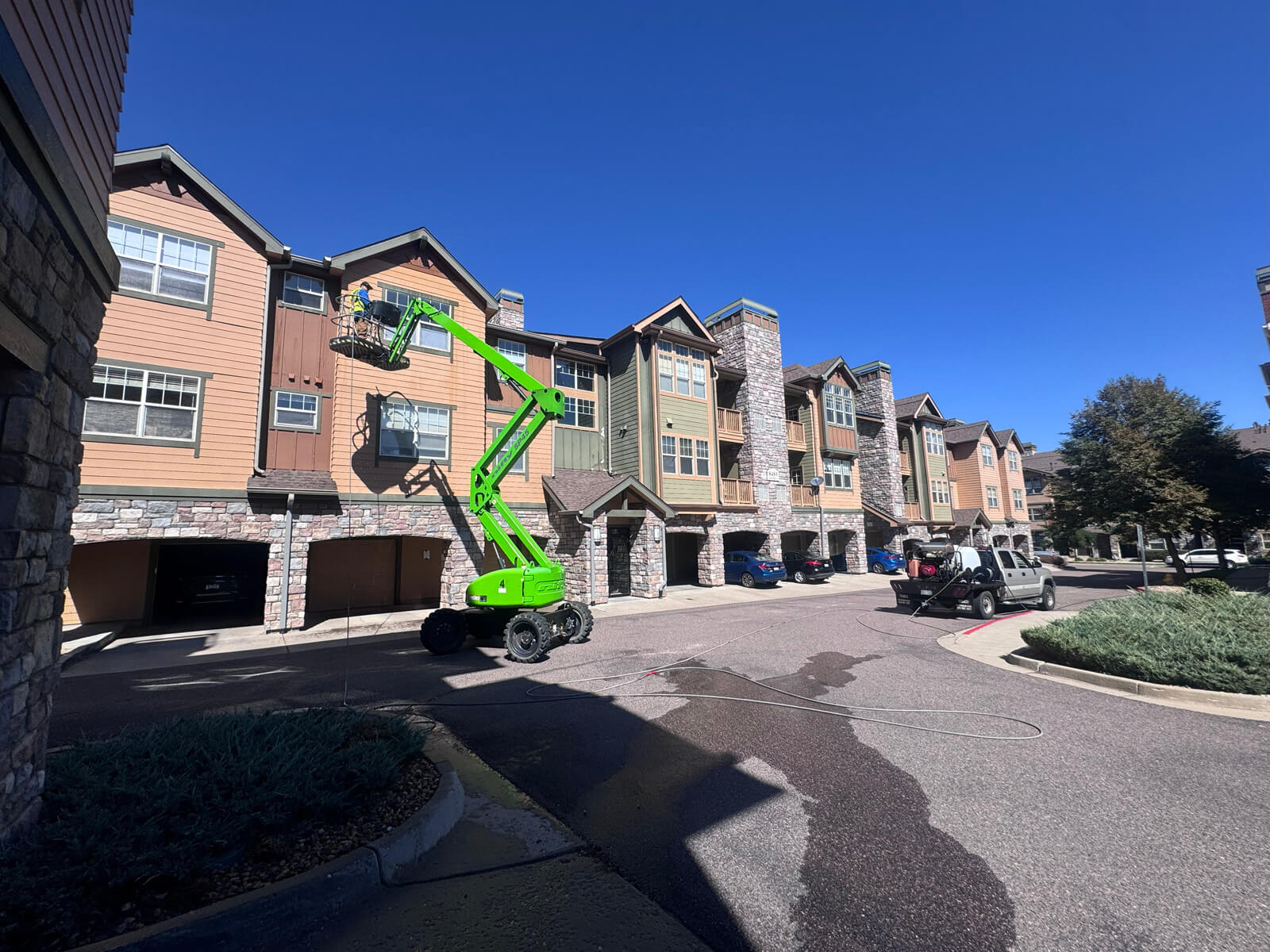 Castle Rock Building Washing